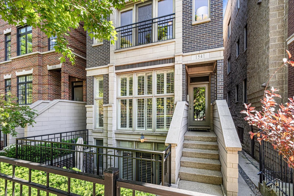 1541 W MONTANA Street Unit: 2