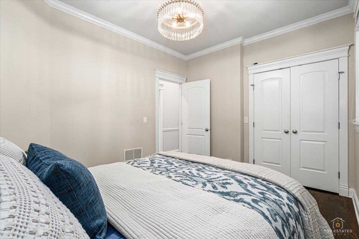 1541 W MONTANA Street Unit: 2