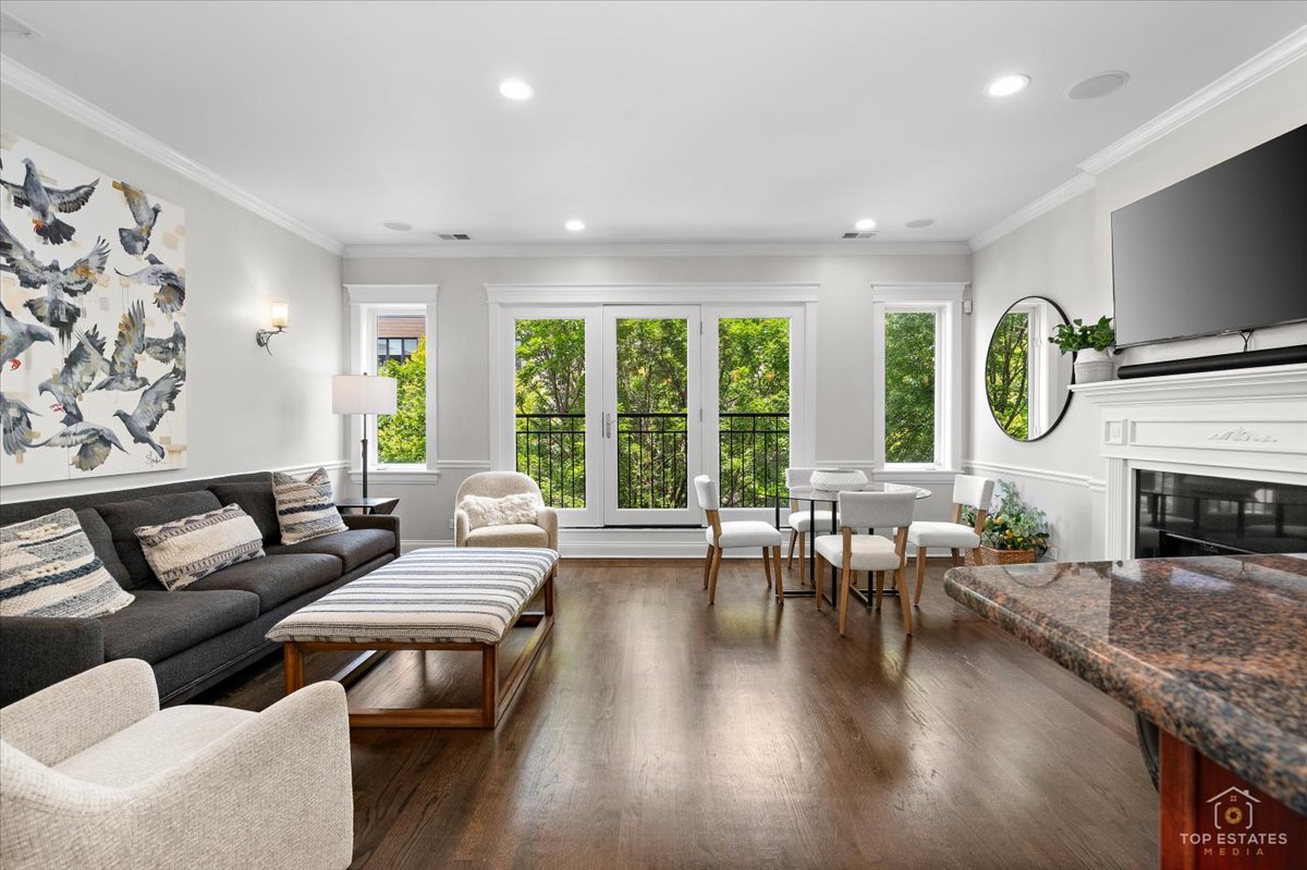 1541 W MONTANA Street Unit: 2