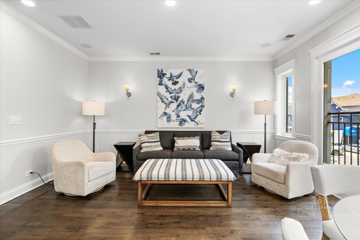 1541 W MONTANA Street Unit: 2