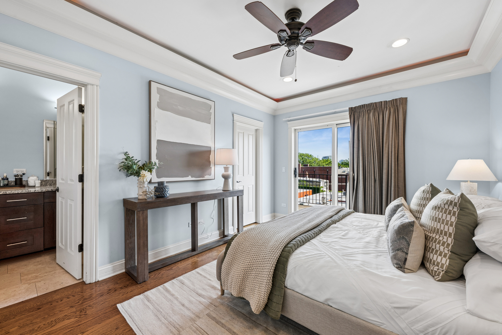 843 W Diversey Parkway Unit: 4
