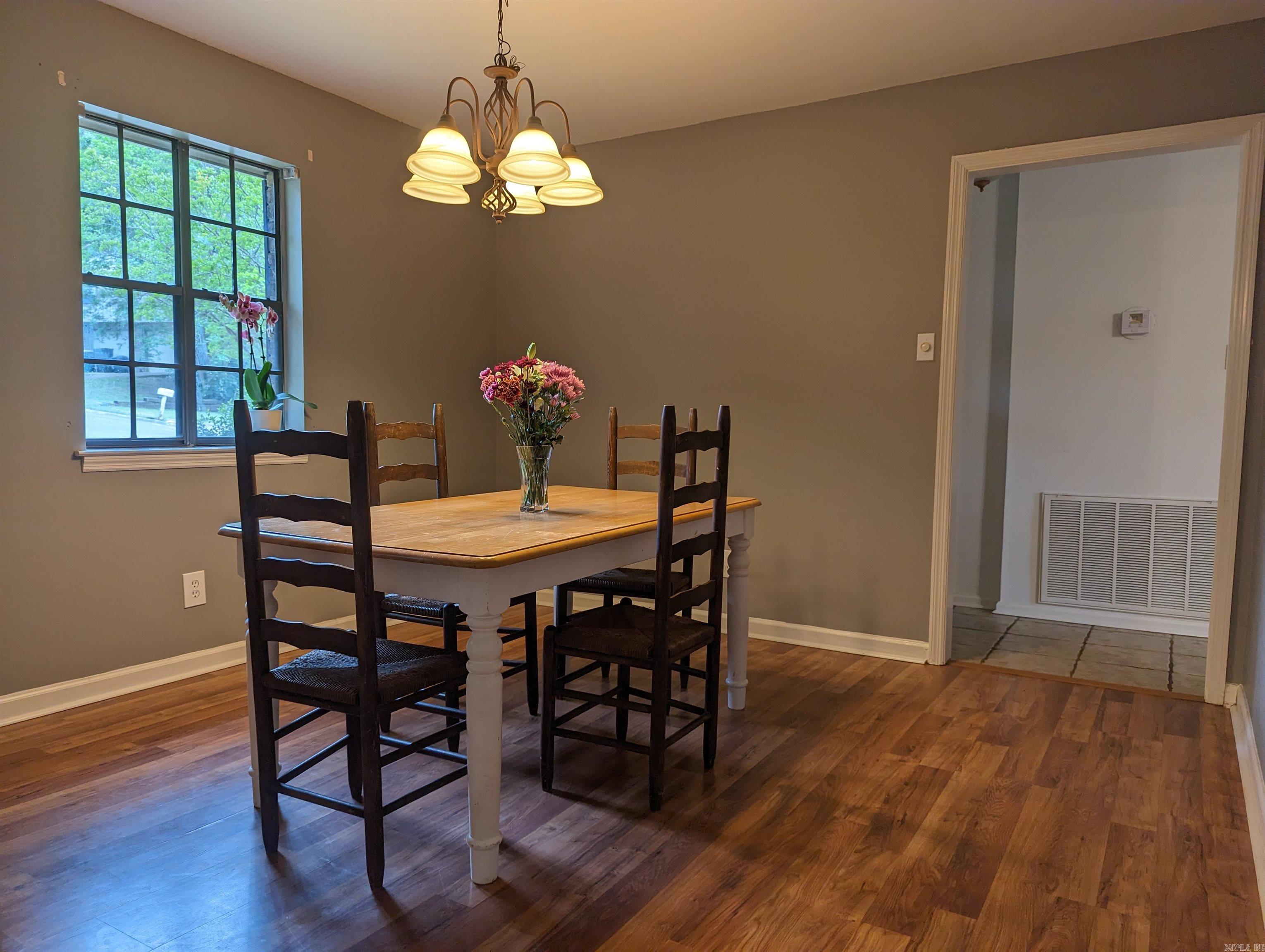 25 Emerald Court