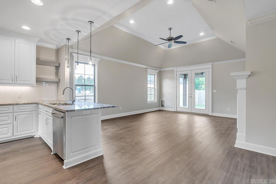 111 Willow Point Drive
