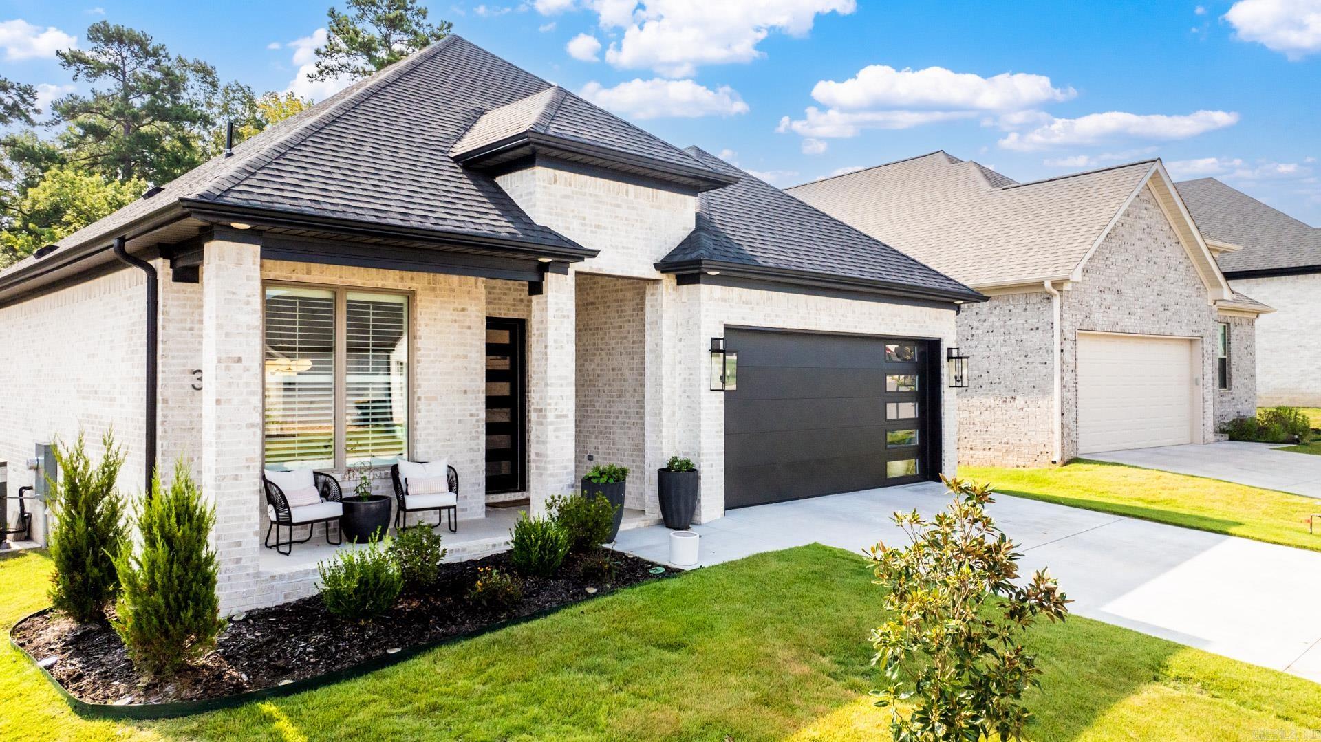 305 Fletcher Loop