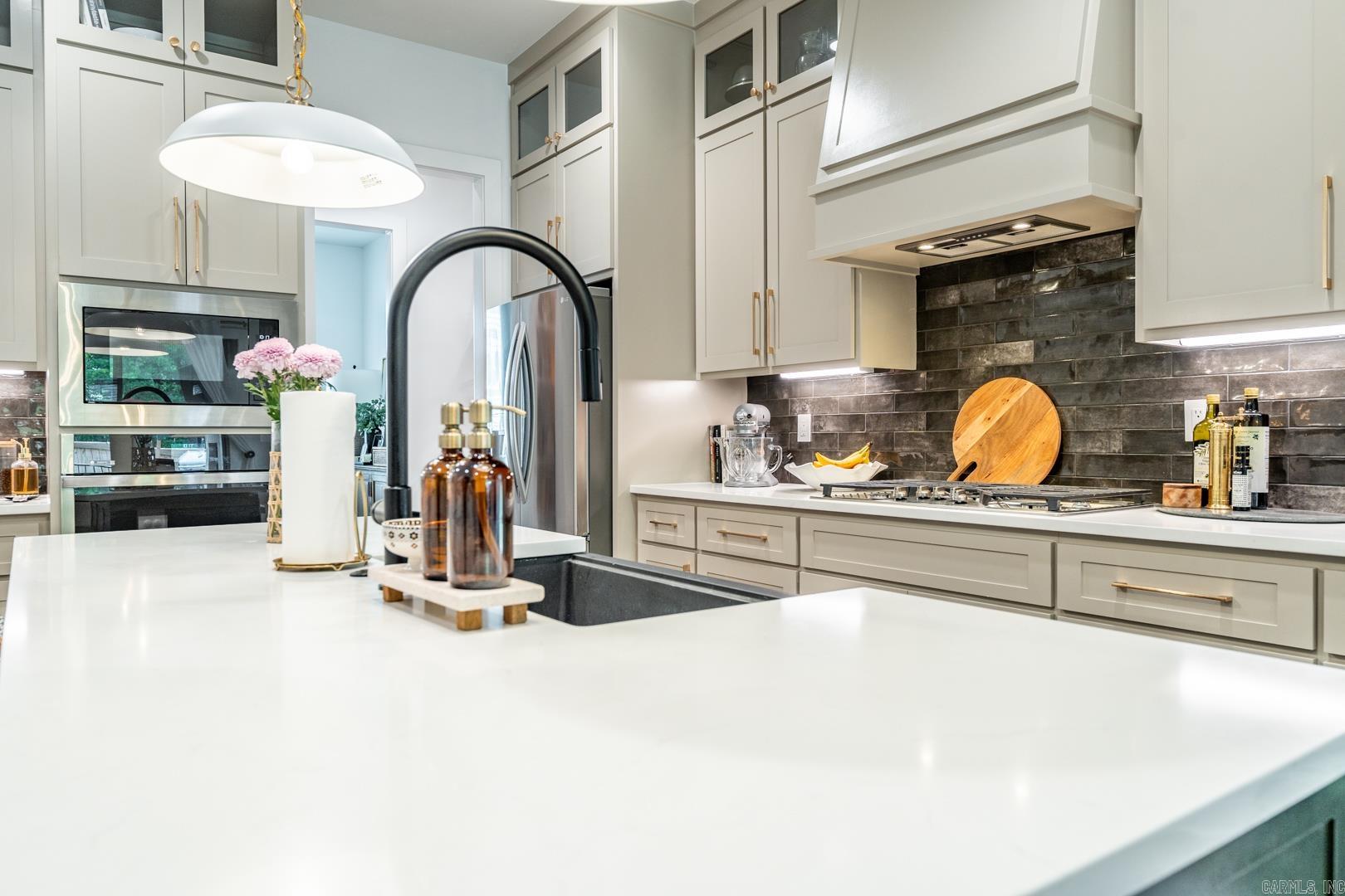305 Fletcher Loop