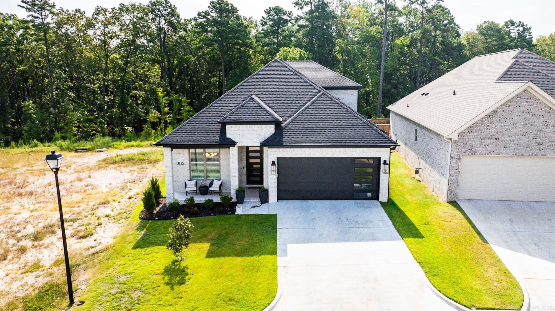 305 Fletcher Loop