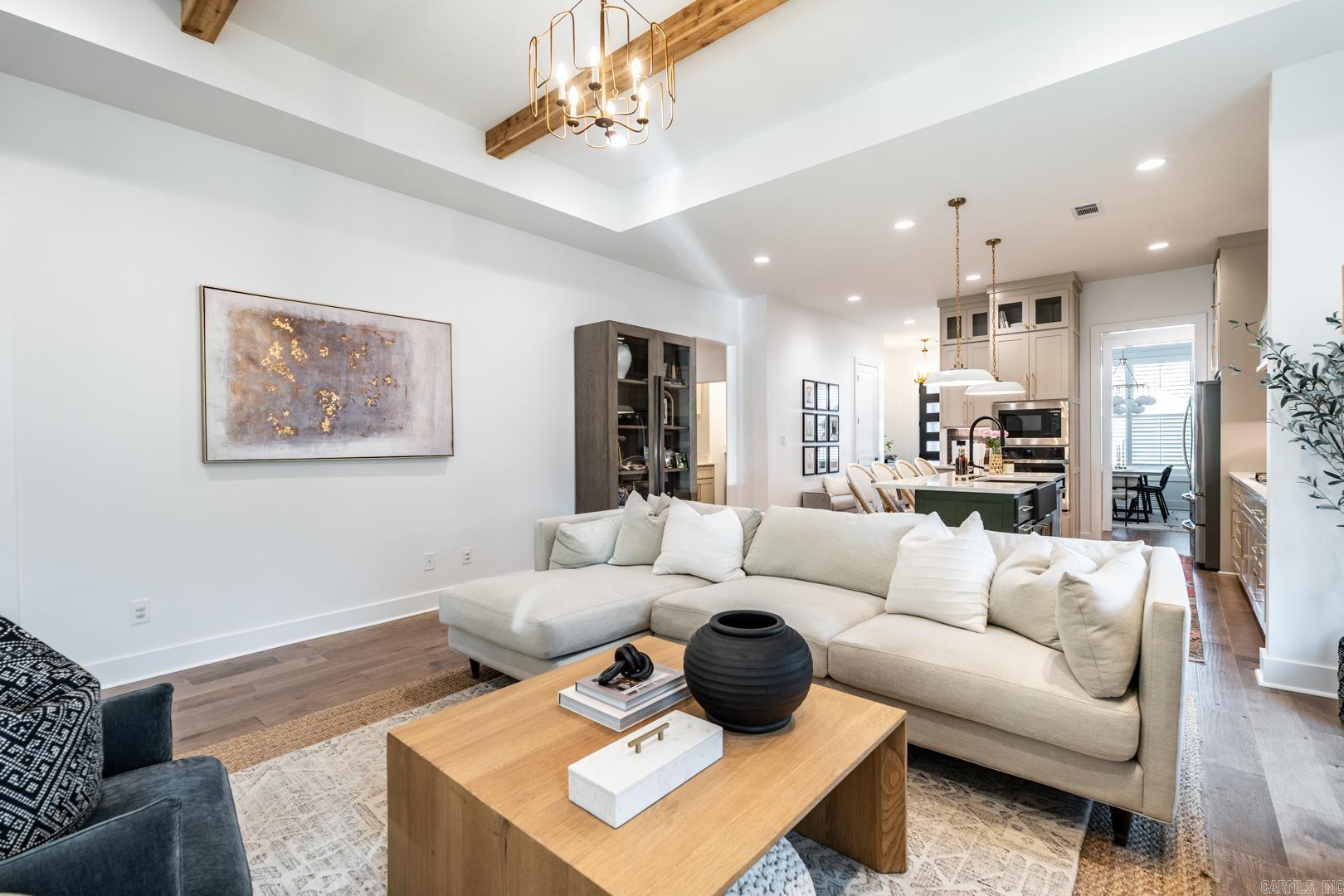 305 Fletcher Loop