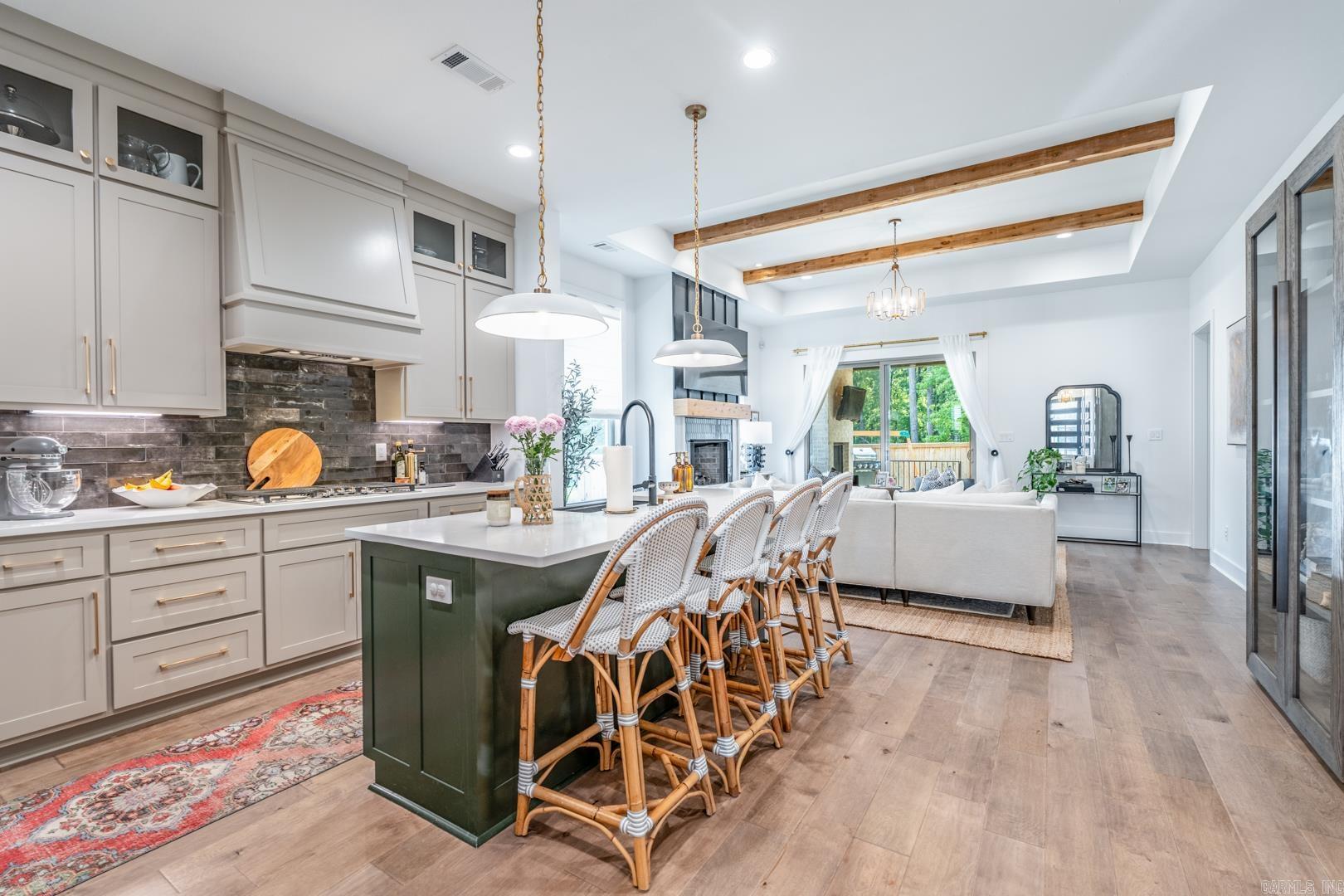 305 Fletcher Loop