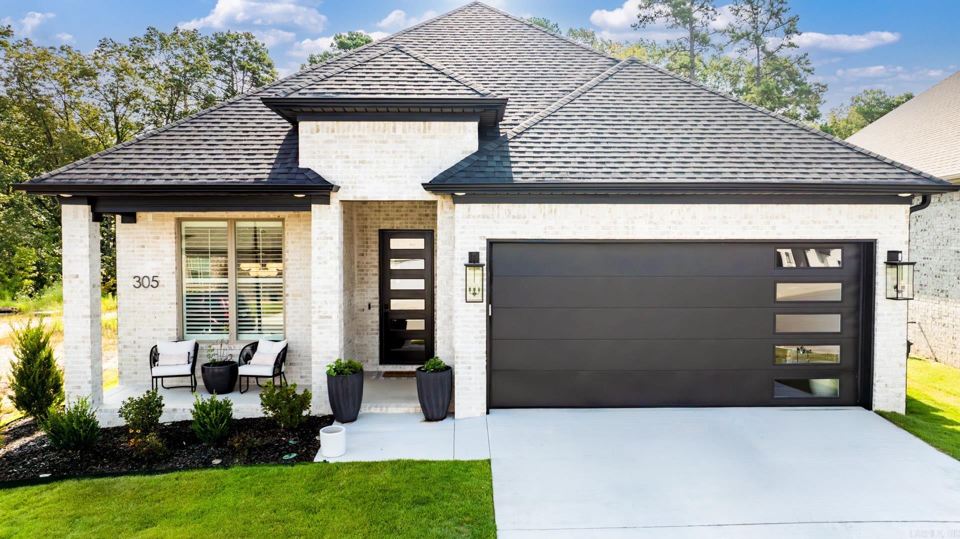 305 Fletcher Loop
