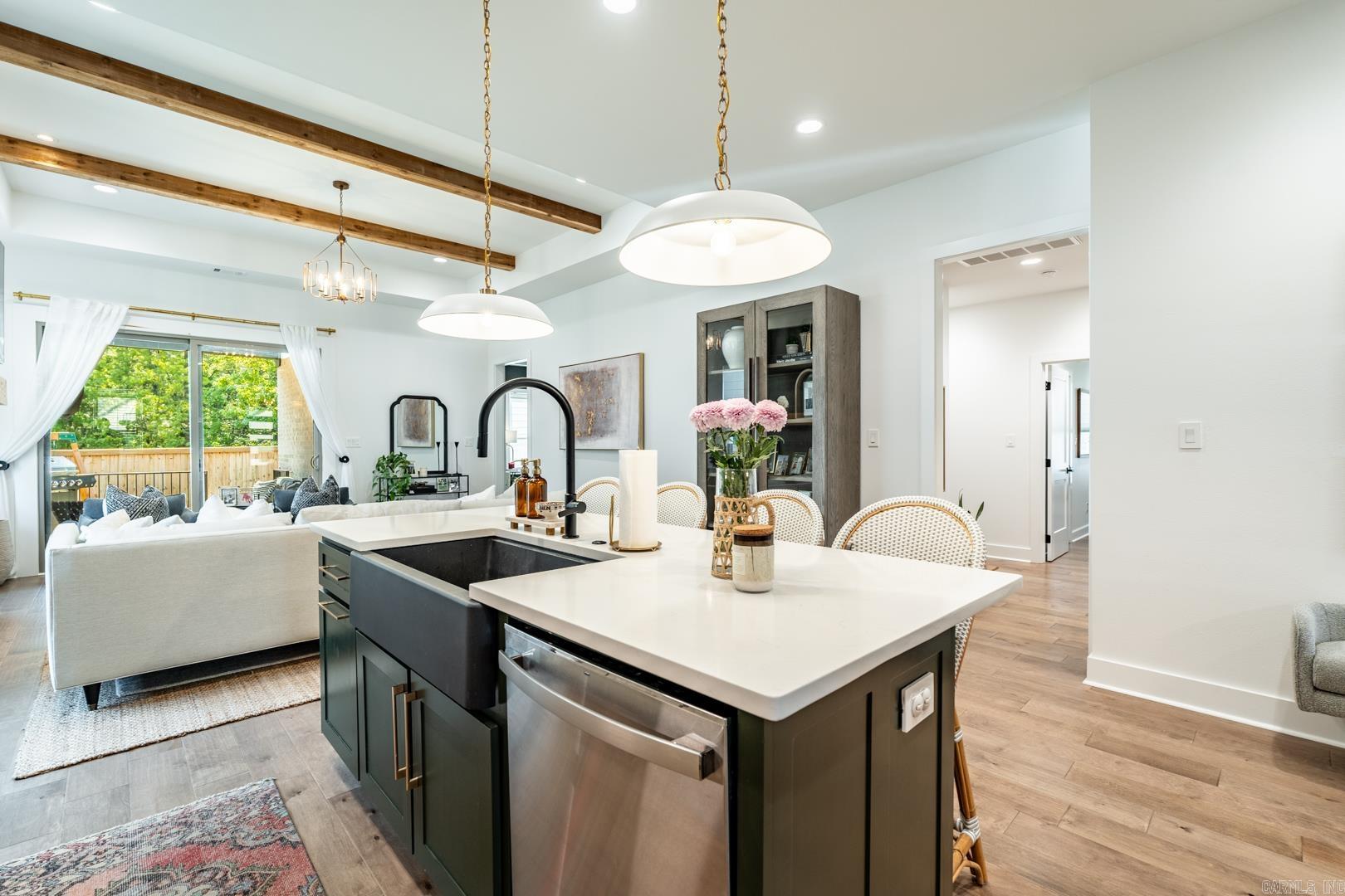 305 Fletcher Loop