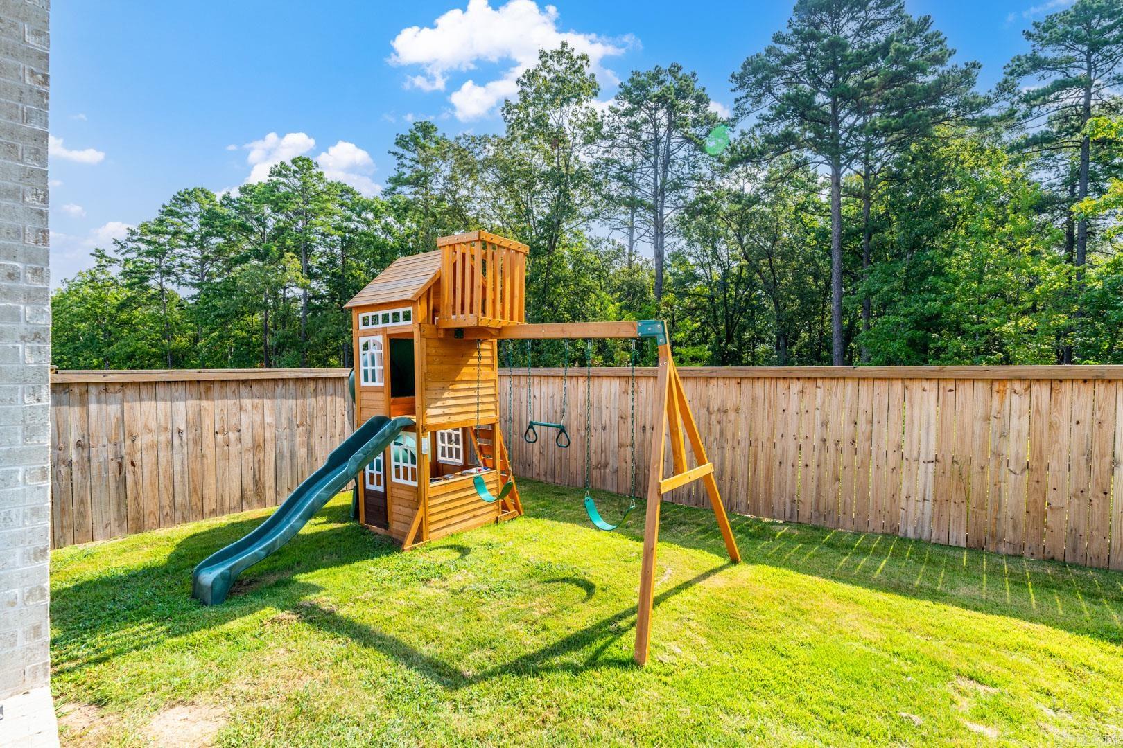 305 Fletcher Loop