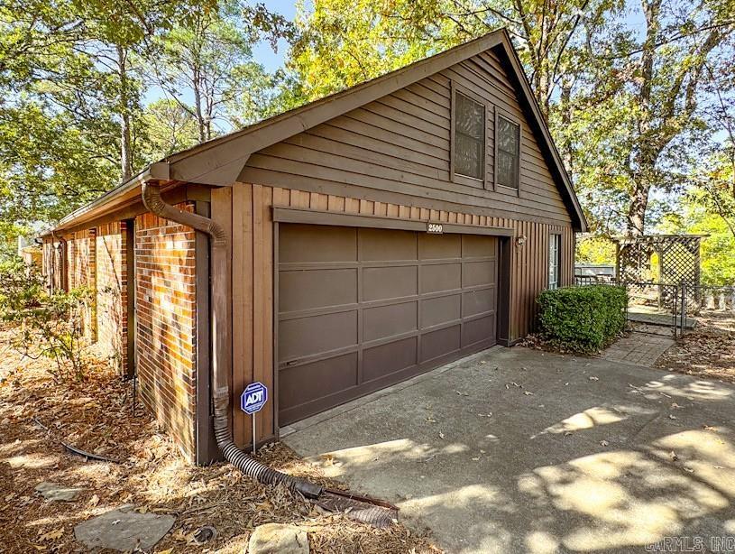 2500 Peach Tree Dr