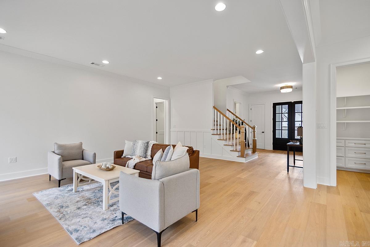 121 Belles Fleurs Blvd.