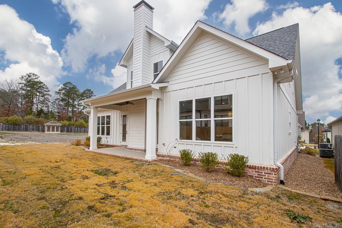121 Belles Fleurs Blvd.