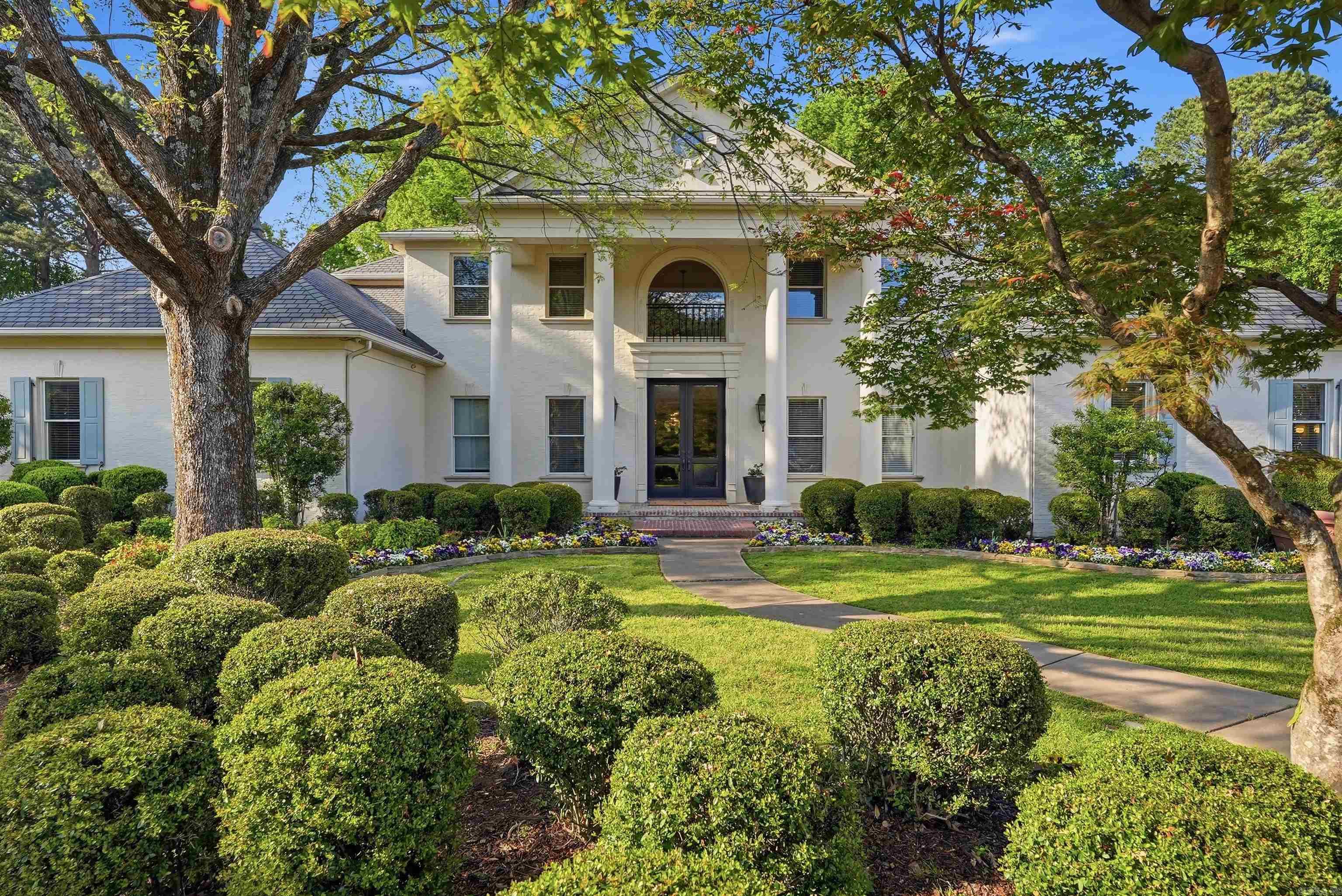 302 Hickory Creek Court