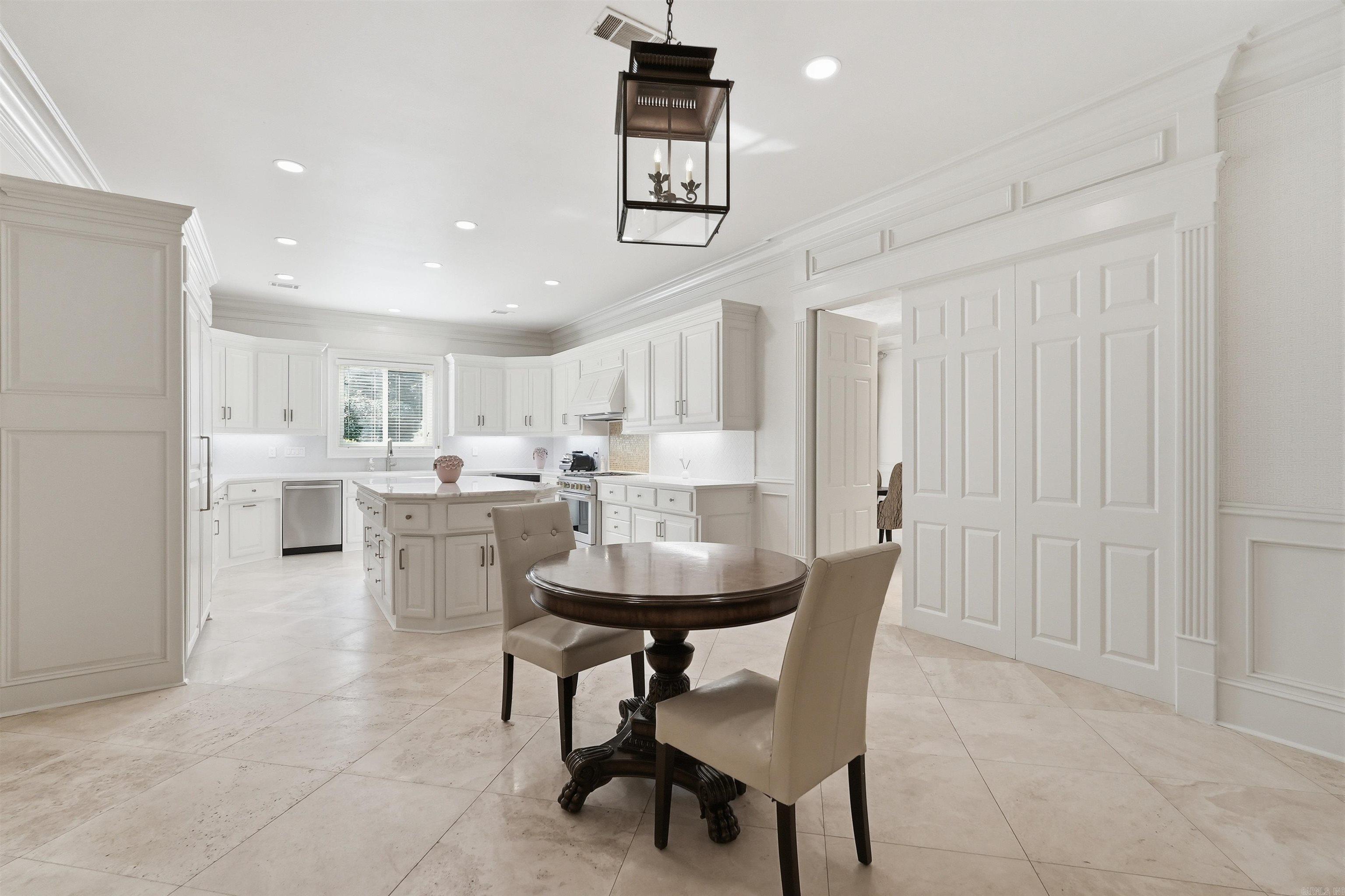 302 Hickory Creek Court