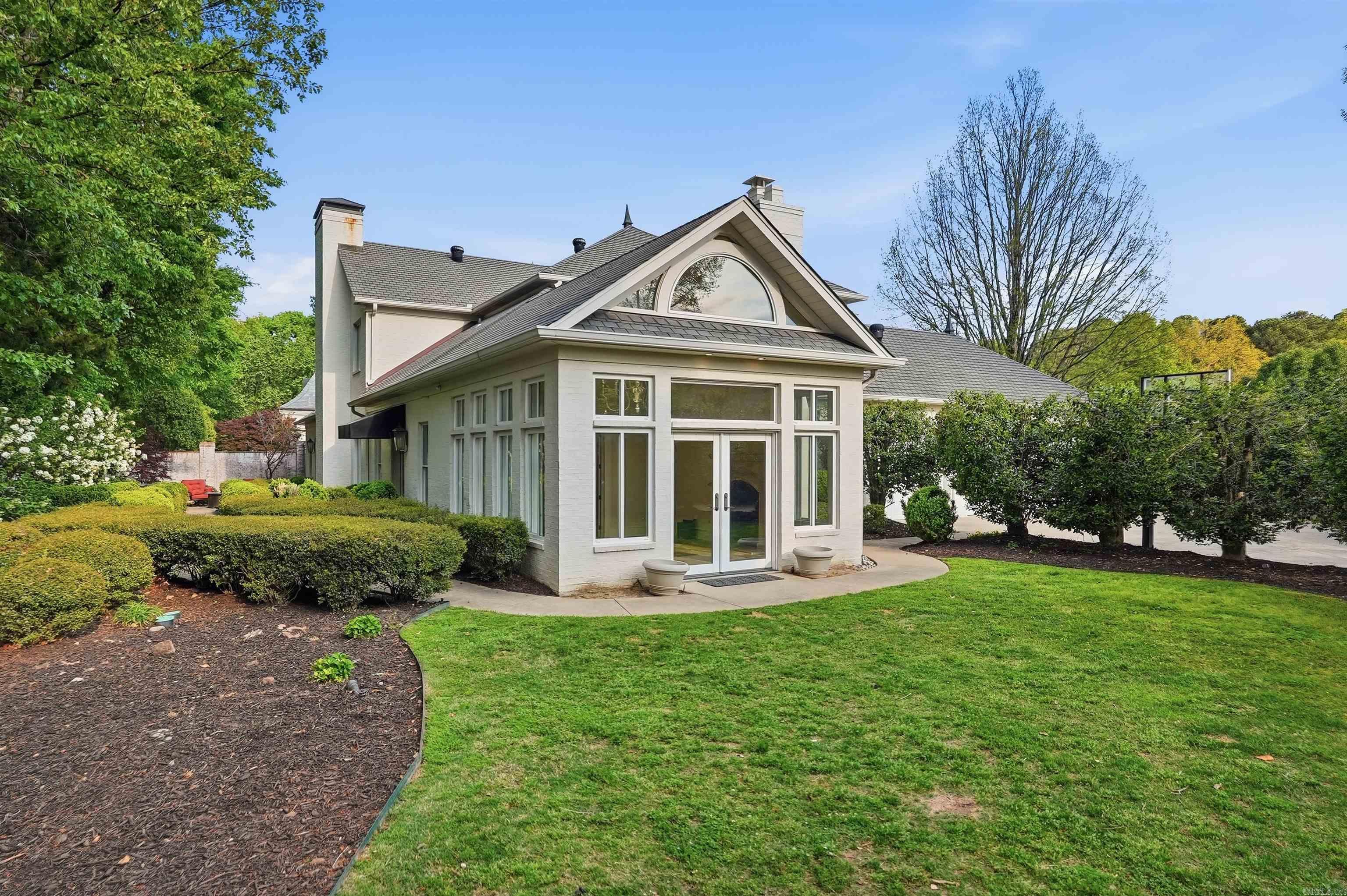 302 Hickory Creek Court