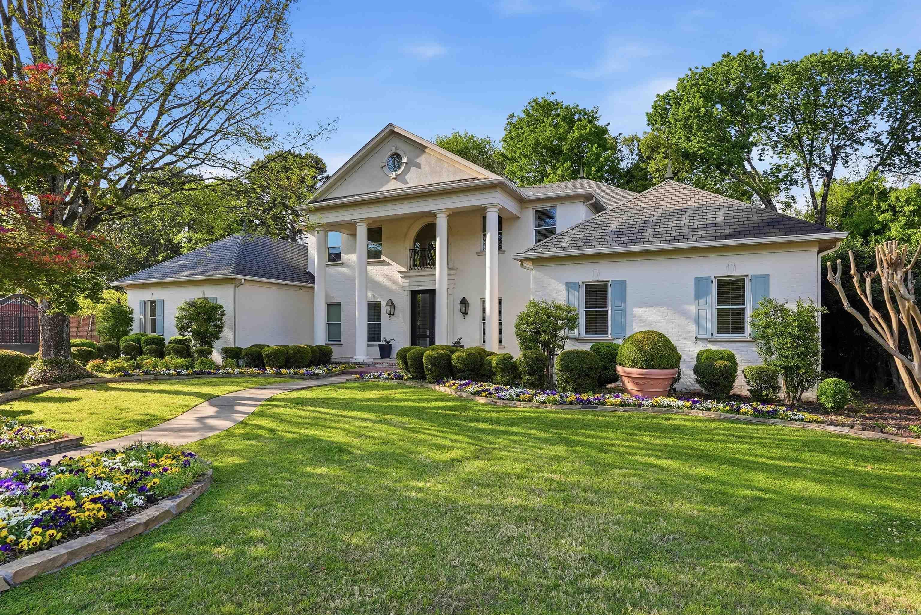 302 Hickory Creek Court