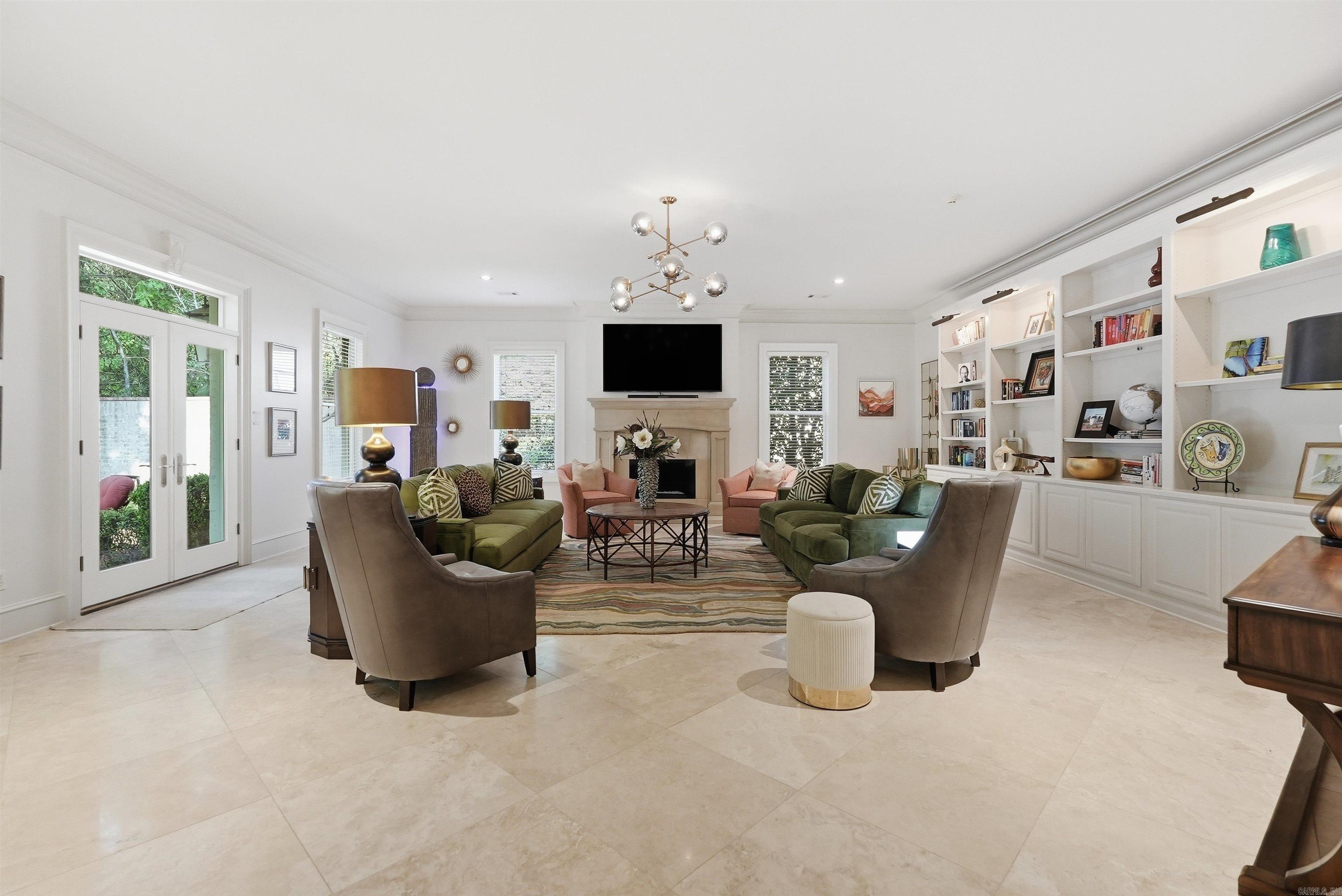 302 Hickory Creek Court