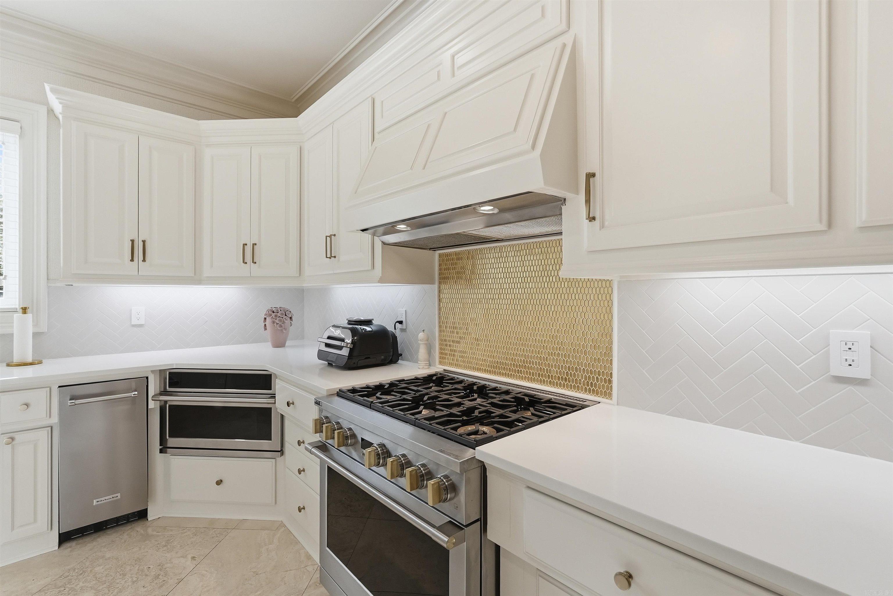 302 Hickory Creek Court