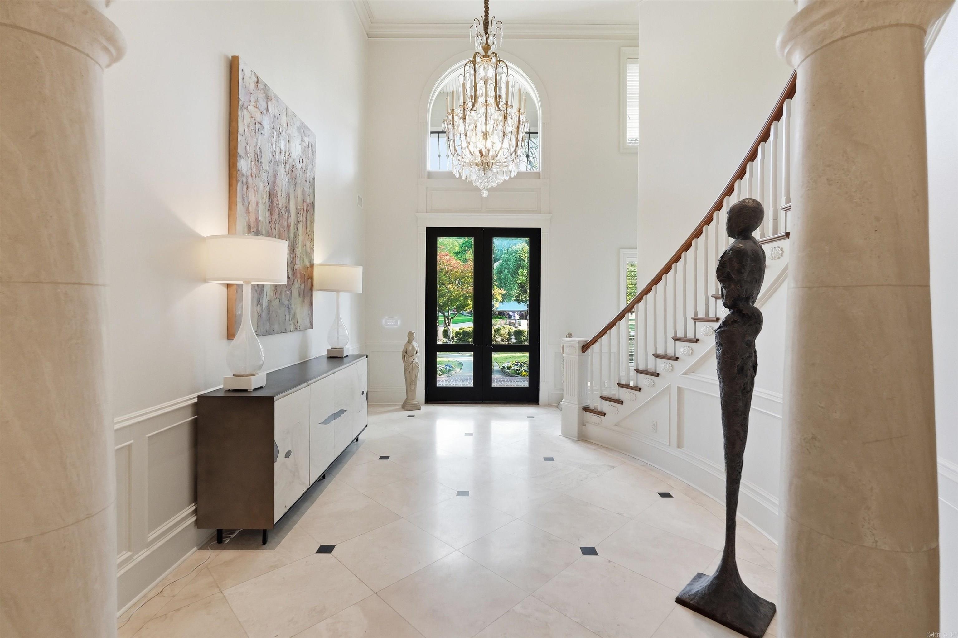 302 Hickory Creek Court