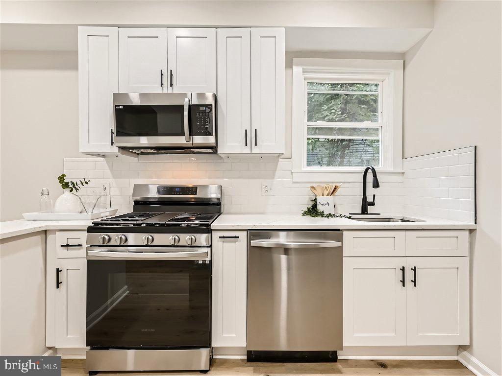 3712 YOSEMITE AVENUE