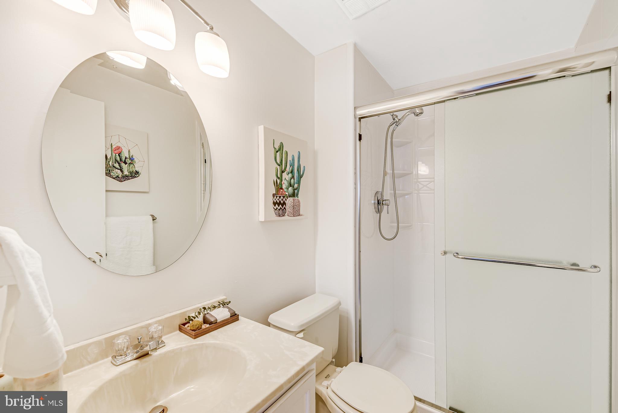 5522 MCCORMICK AVENUE