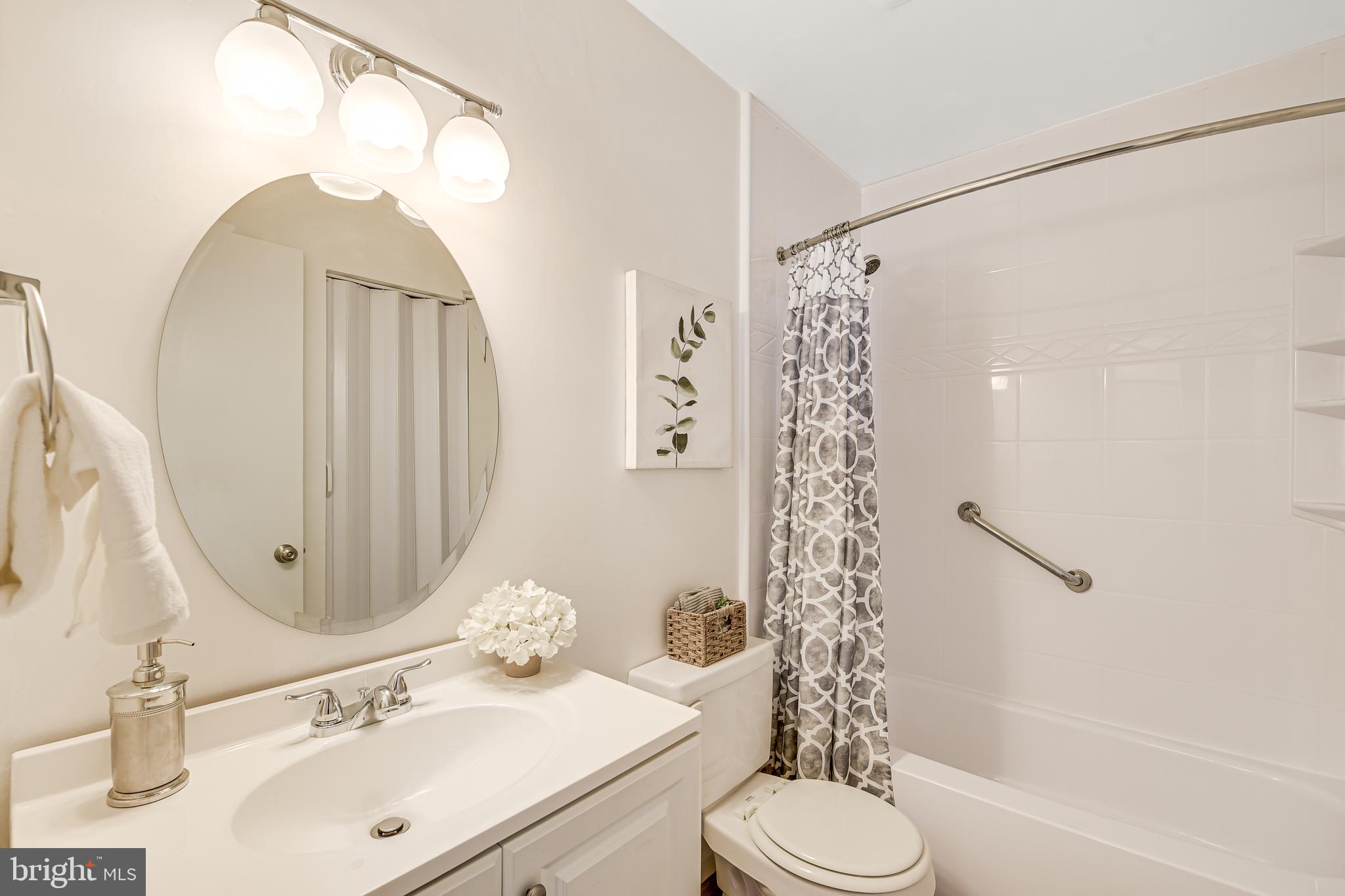 5522 MCCORMICK AVENUE