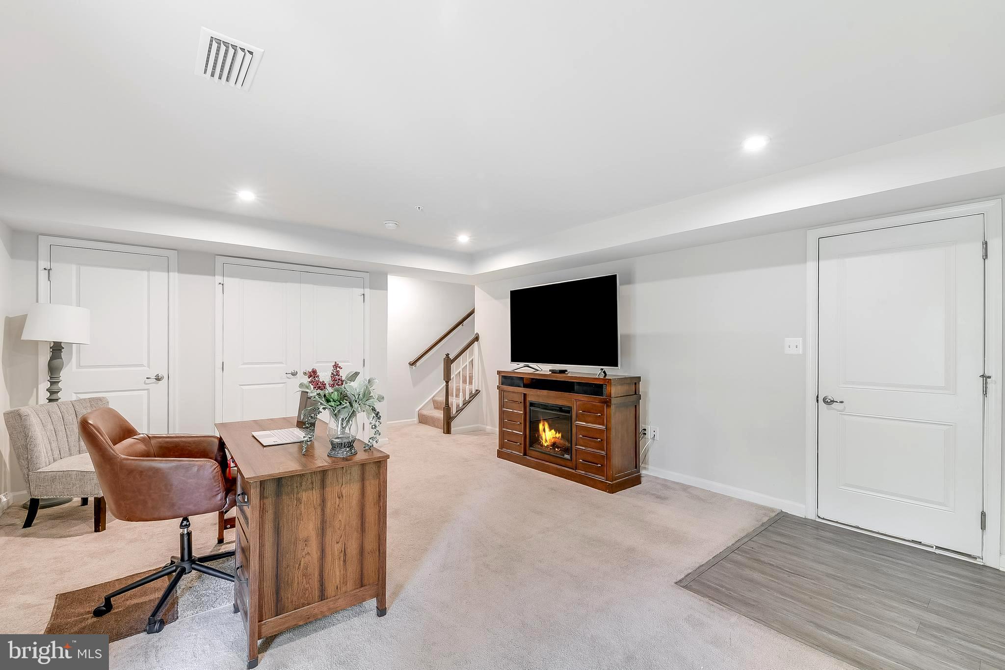 564 KATHERINE AVENUE