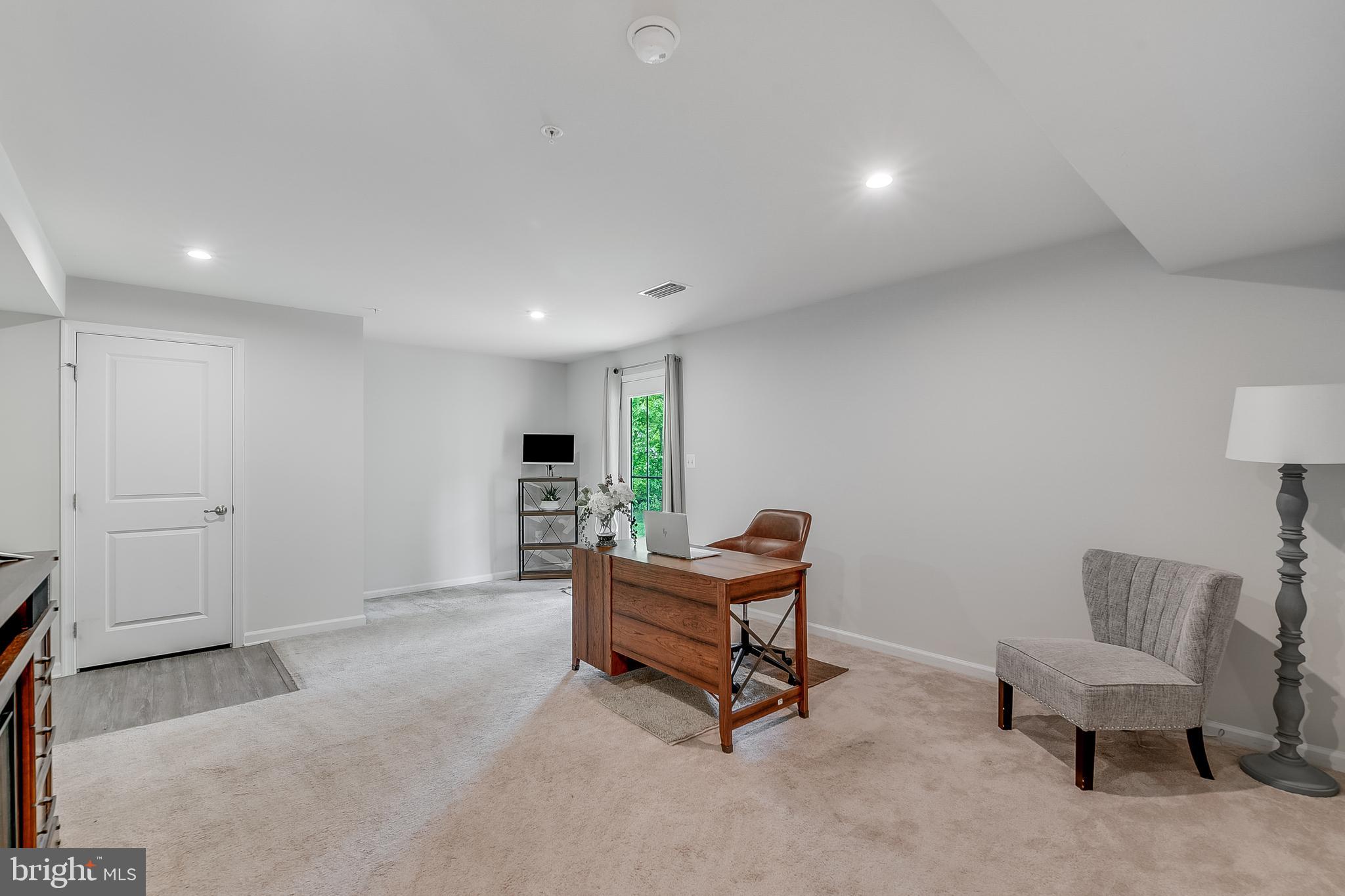 564 KATHERINE AVENUE