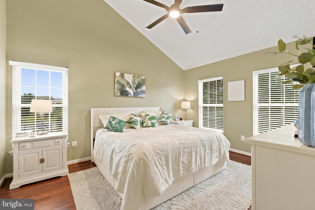 11 BROOK FARM COURT 11K