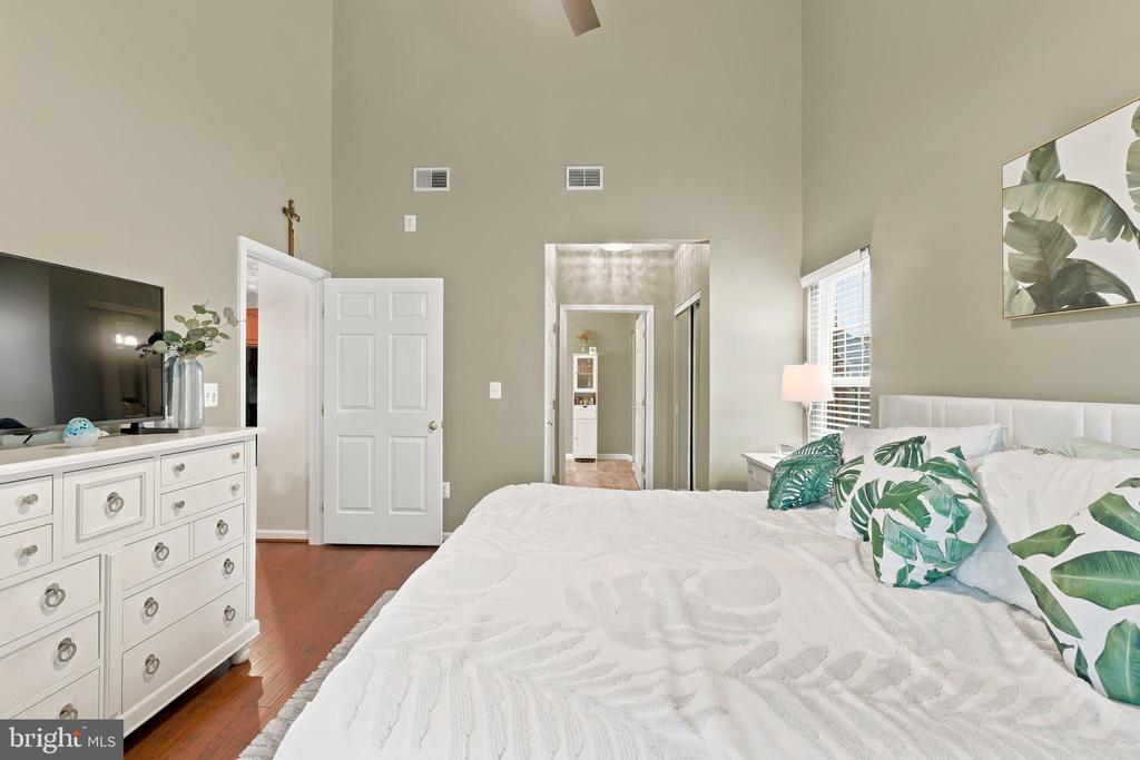 11 BROOK FARM COURT 11K