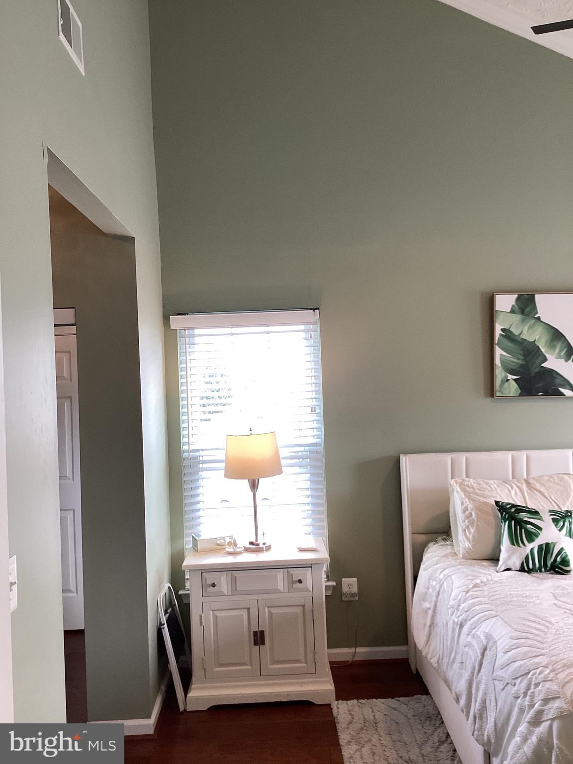 11 BROOK FARM COURT 11K