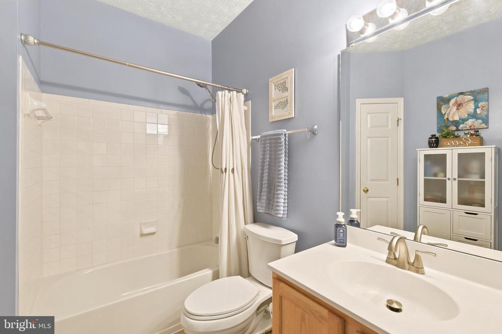 11 BROOK FARM COURT 11K