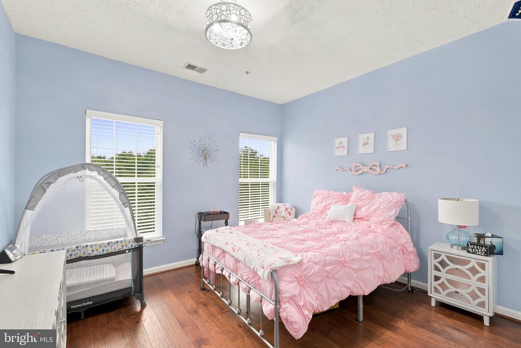 11 BROOK FARM COURT 11K