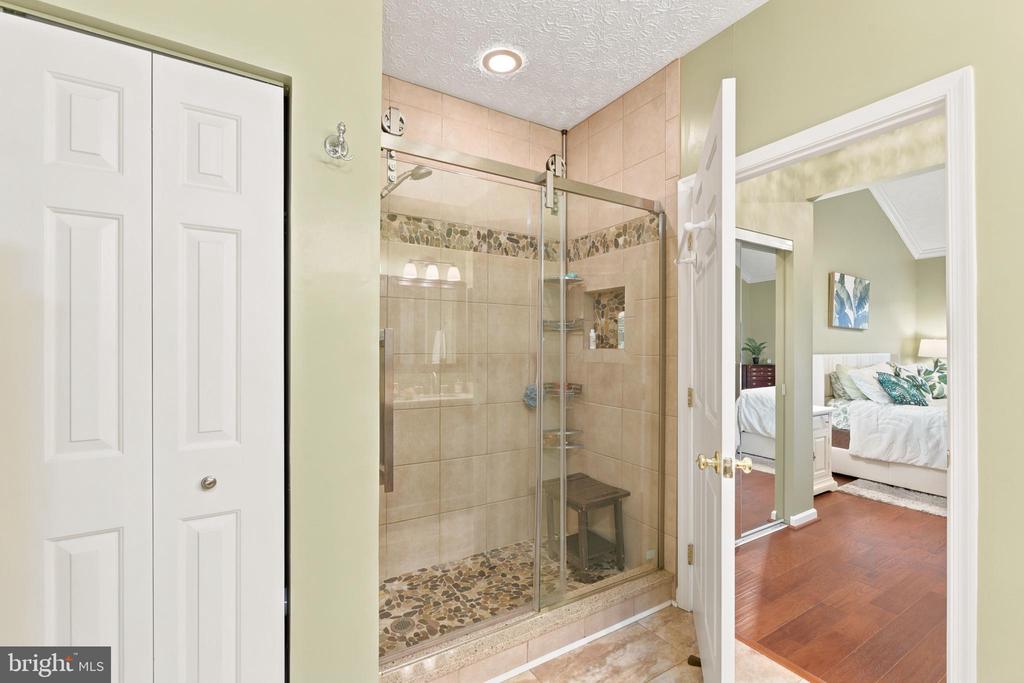 11 BROOK FARM COURT 11K
