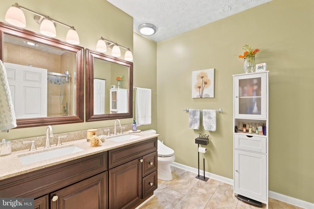 11 BROOK FARM COURT 11K