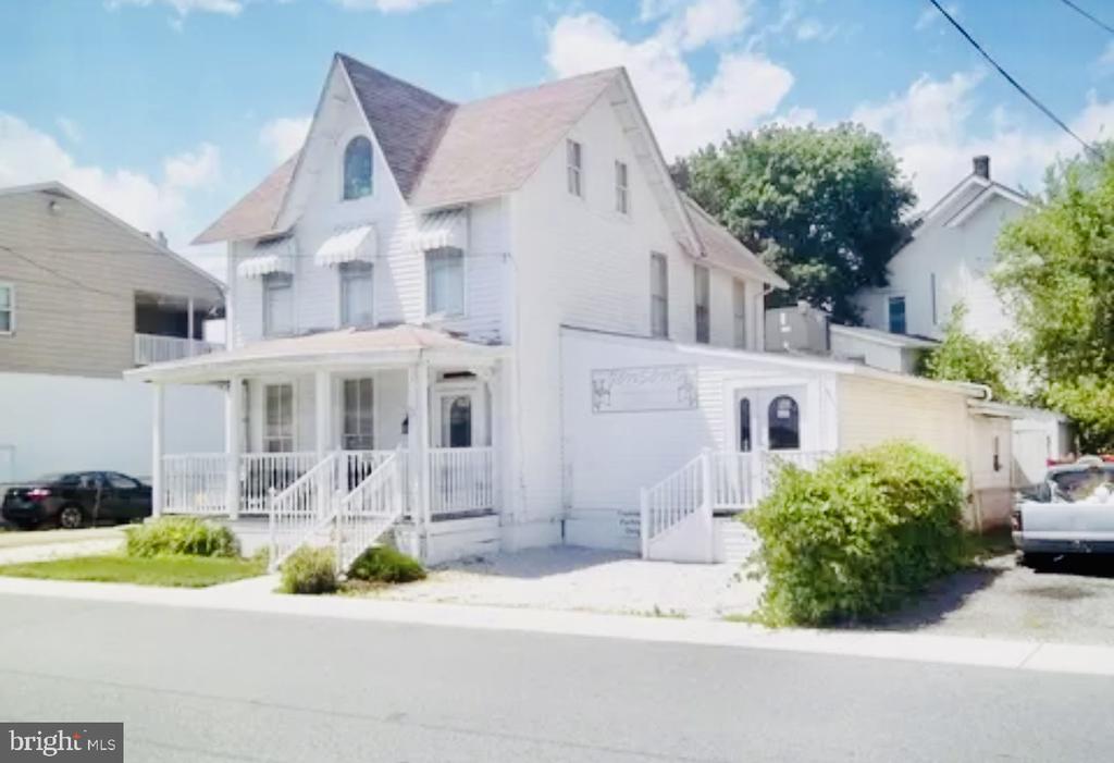 13 E CHERRY STREET