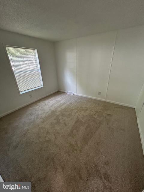 11 WILDWOOD LN