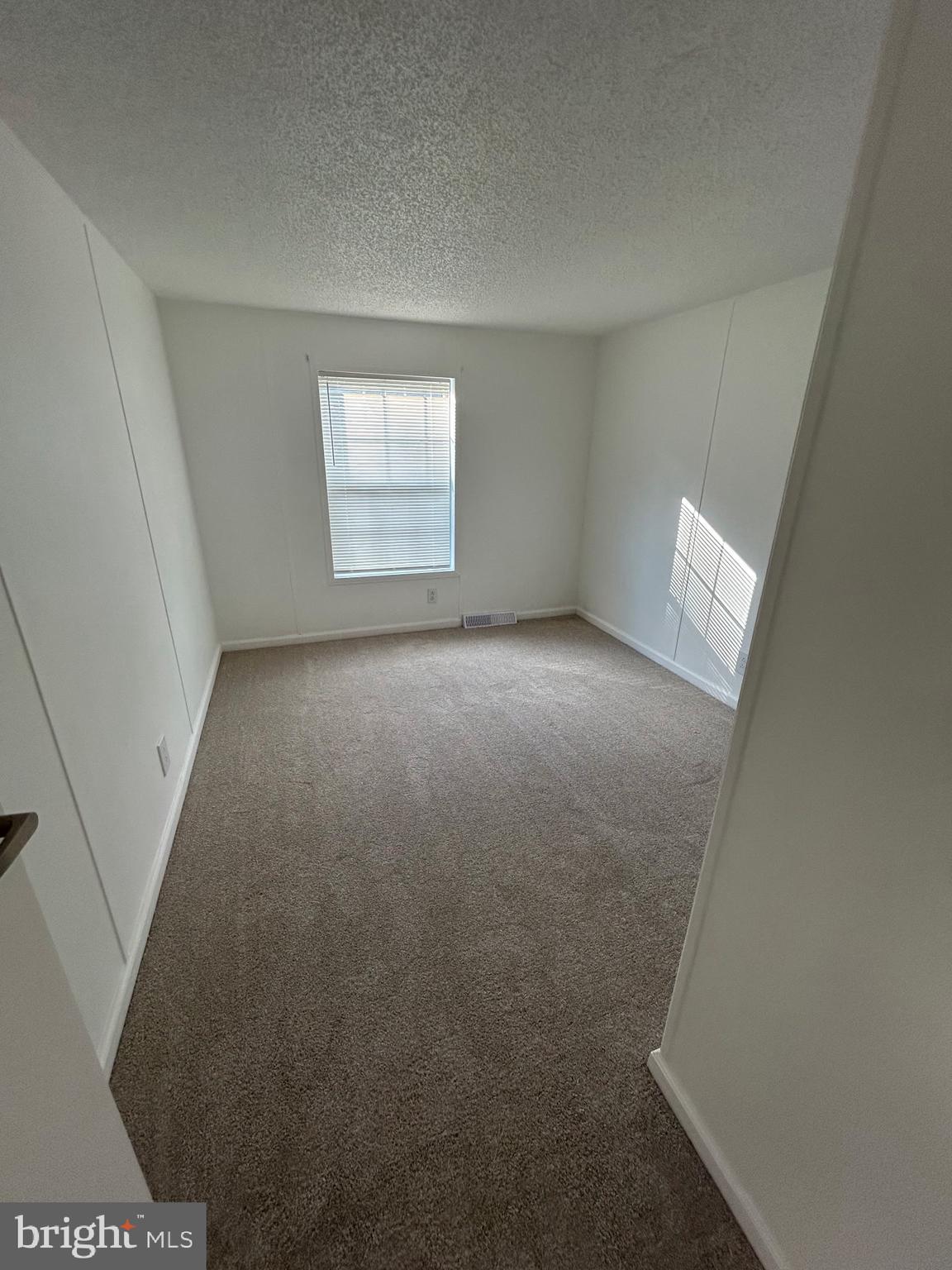 11 WILDWOOD LN