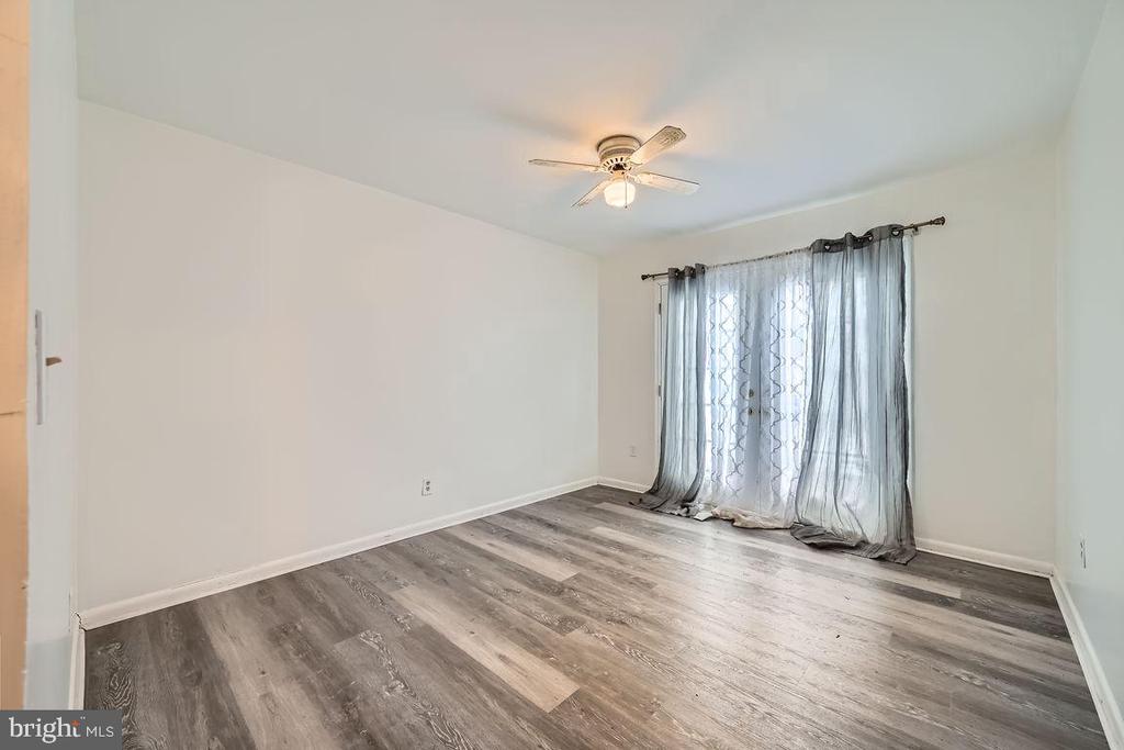 1571 CHARLESTOWN DRIVE