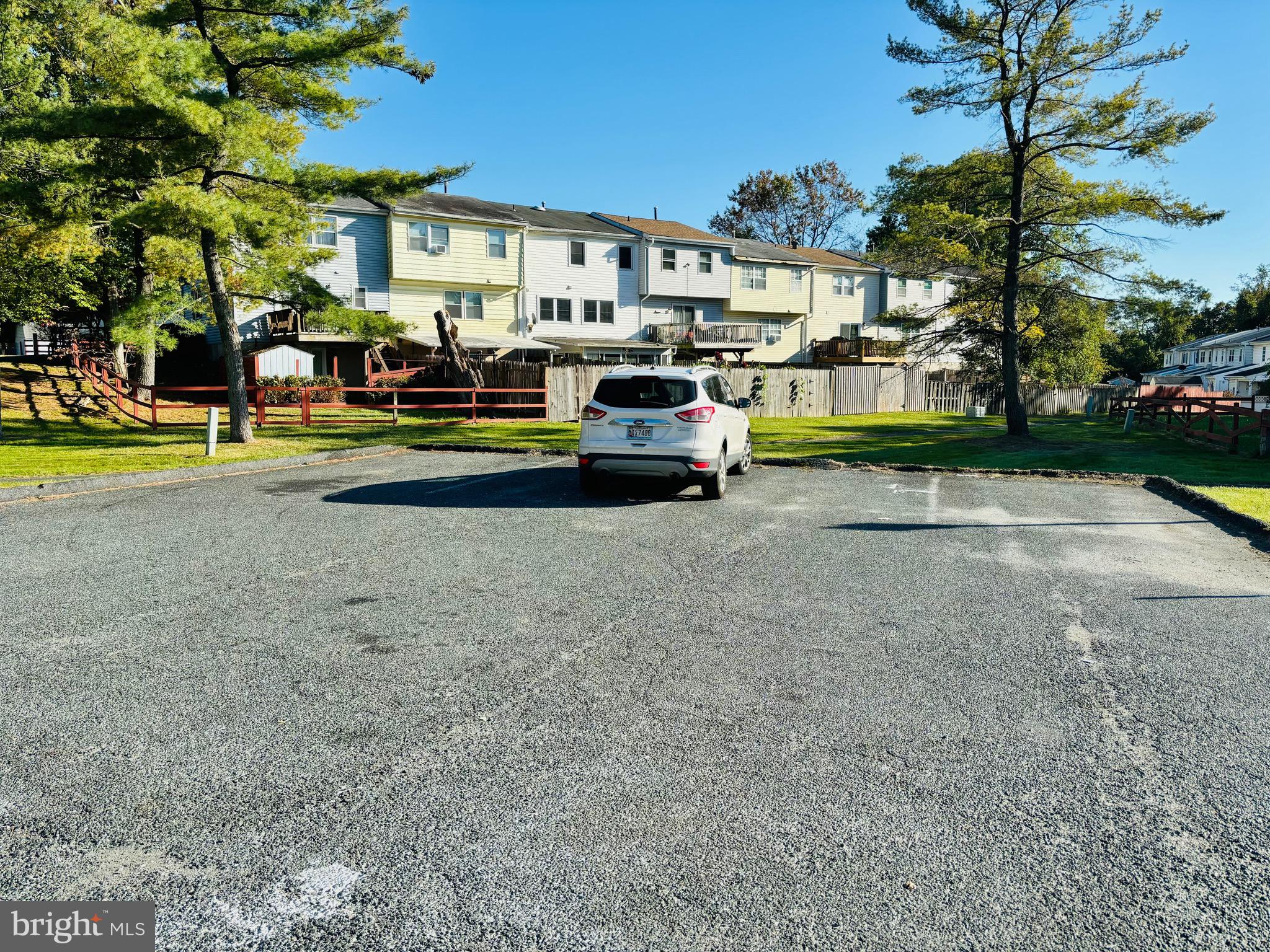 1571 CHARLESTOWN DRIVE