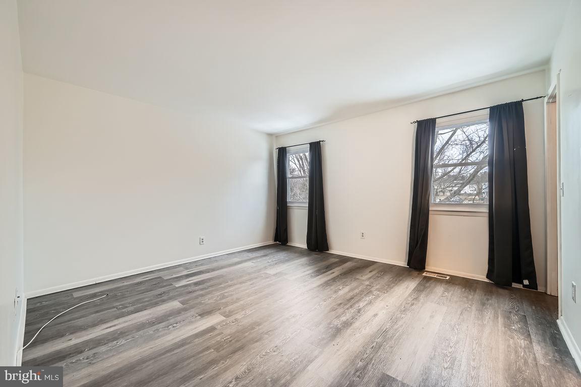 1571 CHARLESTOWN DRIVE