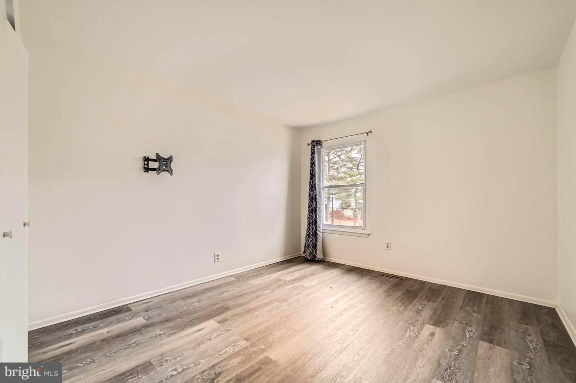 1571 CHARLESTOWN DRIVE