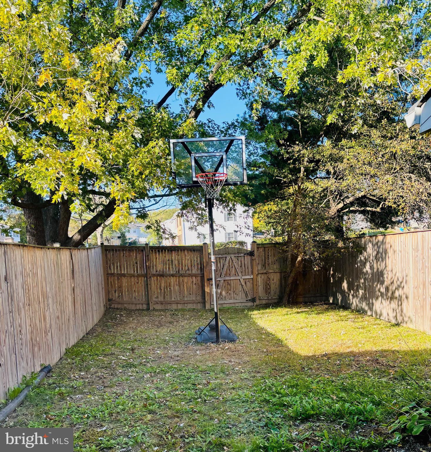 1571 CHARLESTOWN DRIVE