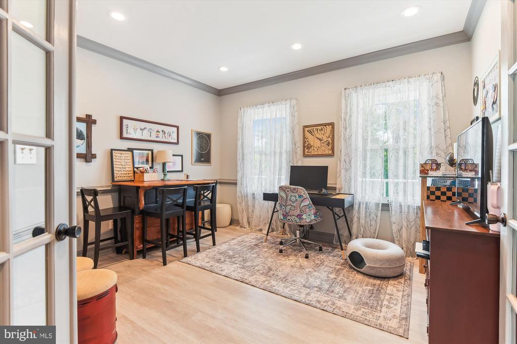 902 SAINT ANN DRIVE
