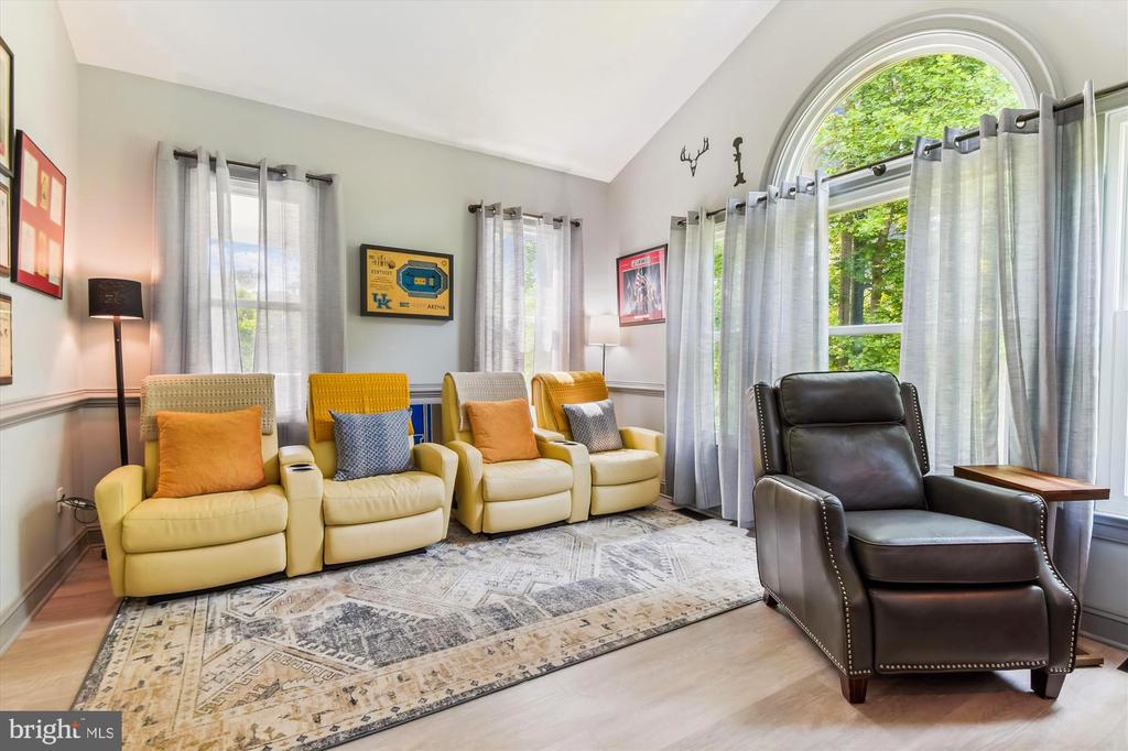 902 SAINT ANN DRIVE