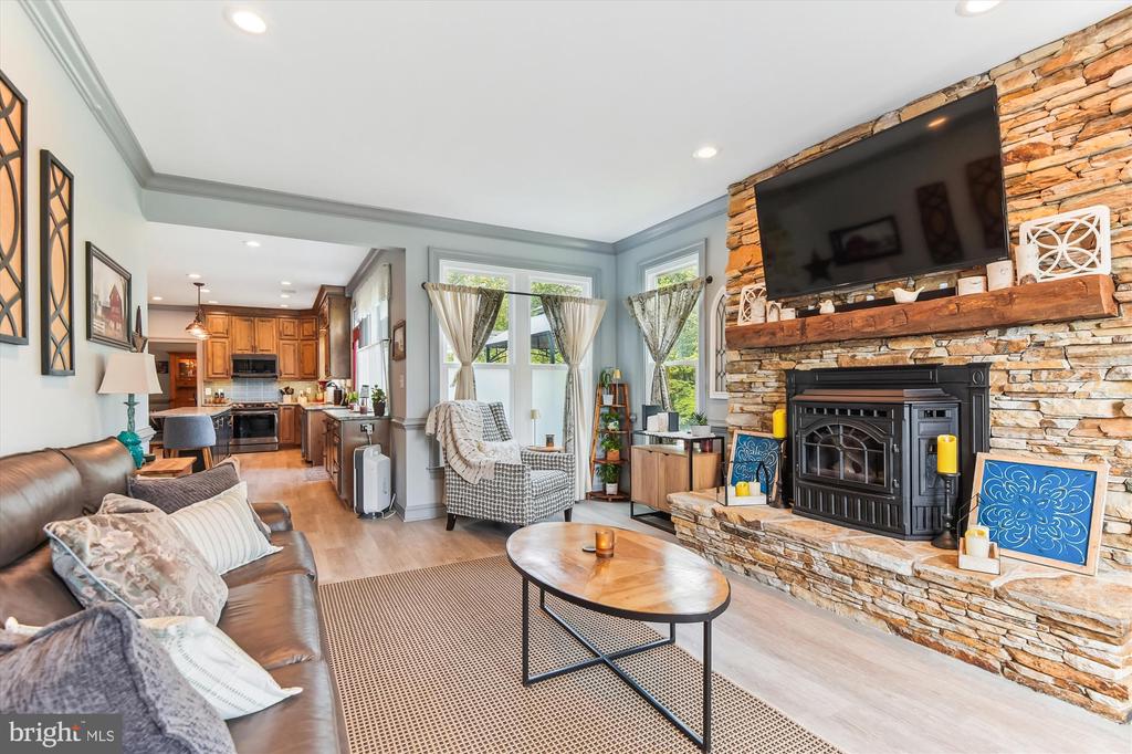 902 SAINT ANN DRIVE