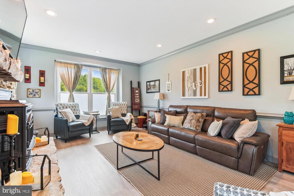 902 SAINT ANN DRIVE
