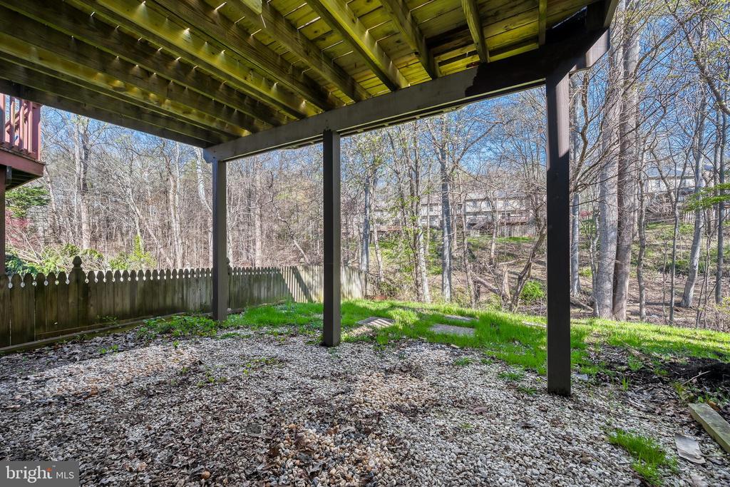 1214 BENNETT PLACE